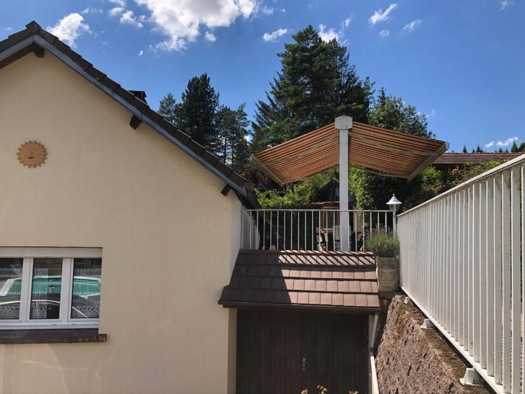 Maison/Gite Familial Dans Le Jura A 200M Du Lac Avec Piscine Privee Marigny  Exteriör bild
